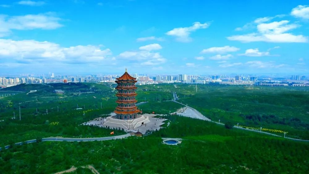 乌兰察布盛会，嘉宾云集，观众热情如火